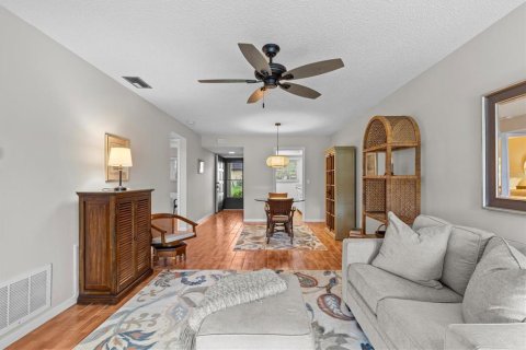 Condo in Dunedin, Florida, 2 bedrooms  № 1742642 - photo 11