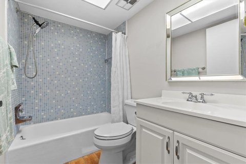 Condo in Dunedin, Florida, 2 bedrooms  № 1742642 - photo 25