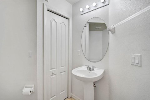 Condo in Bradenton, Florida, 3 bedrooms  № 1725532 - photo 16