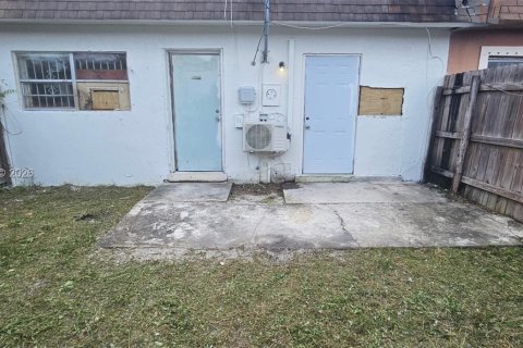 Townhouse in Miami Gardens, Florida 3 bedrooms, 107.02 sq.m. № 2170320 - photo 3