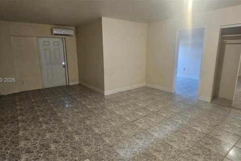 Townhouse in Miami Gardens, Florida 3 bedrooms, 107.02 sq.m. № 2170320 - photo 6