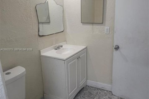 Townhouse in Miami Gardens, Florida 3 bedrooms, 107.02 sq.m. № 2170320 - photo 15