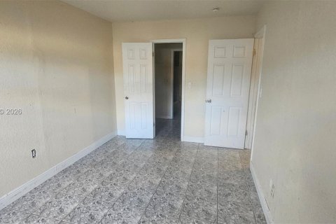 Townhouse in Miami Gardens, Florida 3 bedrooms, 107.02 sq.m. № 2170320 - photo 10