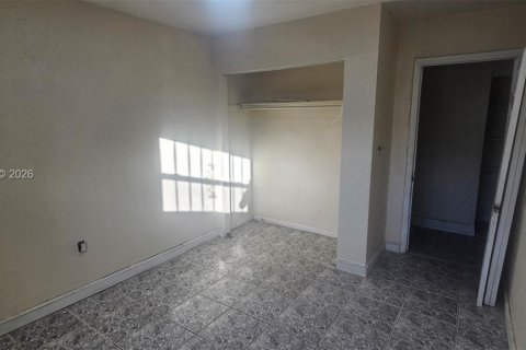 Townhouse in Miami Gardens, Florida 3 bedrooms, 107.02 sq.m. № 2170320 - photo 16