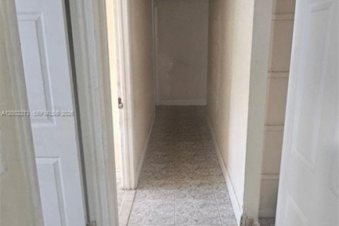 Townhouse in Miami Gardens, Florida 3 bedrooms, 107.02 sq.m. № 2170320 - photo 14