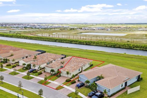 House in Port St. Lucie, Florida 2 bedrooms, 150.5 sq.m. № 1939904 - photo 20