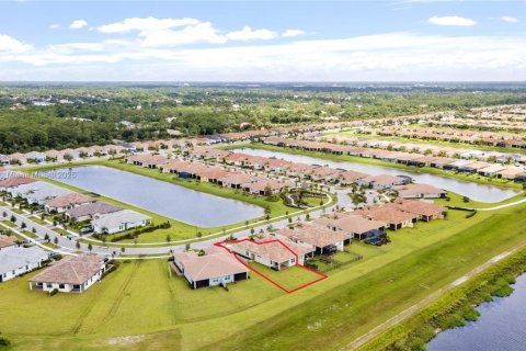 Casa en venta en Port St. Lucie, Florida, 2 dormitorios, 150.5 m2 № 1939904 - foto 23