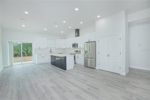 House in Palm Bay, Florida 4 bedrooms, 167.22 sq.m. № 1817872 - photo 12