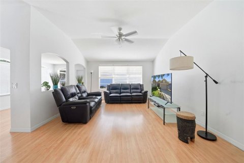 Casa en venta en Brandon, Florida, 3 dormitorios, 173.91 m2 № 2112936 - foto 10
