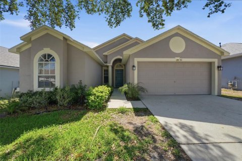 Casa en Brandon, Florida 3 dormitorios, 173.91 m2 № 2112936