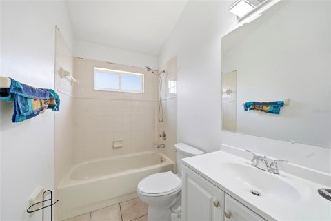 Casa en venta en Brandon, Florida, 3 dormitorios, 173.91 m2 № 2112936 - foto 29