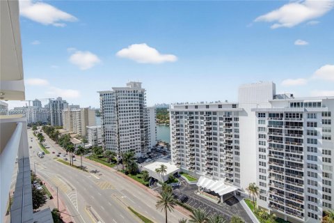 Condominio en venta en Miami Beach, Florida, 2 dormitorios, 121.7 m2 № 2028539 - foto 9