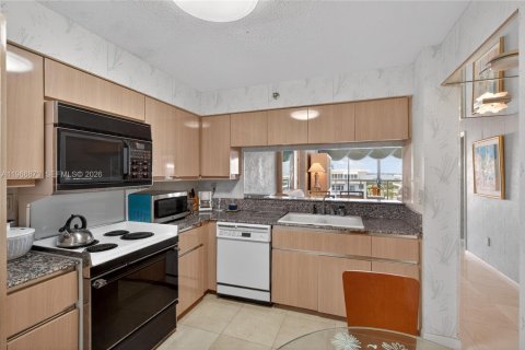 Condominio en venta en Miami Beach, Florida, 2 dormitorios, 121.7 m2 № 2028539 - foto 16