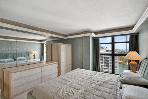 Condominio en venta en Miami Beach, Florida, 2 dormitorios, 121.7 m2 № 2028539 - foto 19