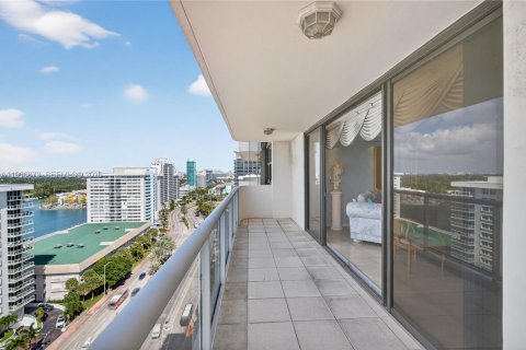 Condominio en venta en Miami Beach, Florida, 2 dormitorios, 121.7 m2 № 2028539 - foto 7