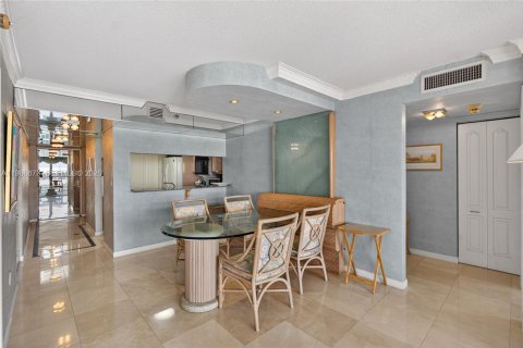 Condominio en venta en Miami Beach, Florida, 2 dormitorios, 121.7 m2 № 2028539 - foto 13