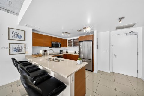 Condo in Miami, Florida, 2 bedrooms  № 2026760 - photo 5