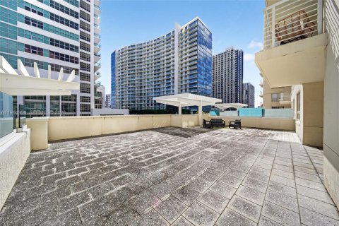 Condo in Miami, Florida, 2 bedrooms  № 2026760 - photo 22