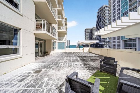 Condo in Miami, Florida, 2 bedrooms  № 2026760 - photo 27