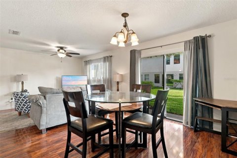 Townhouse in Sanford, Florida 2 bedrooms, 121.61 sq.m. № 2396213 - photo 6