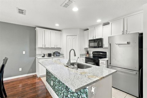 Townhouse in Sanford, Florida 2 bedrooms, 121.61 sq.m. № 2396213 - photo 9