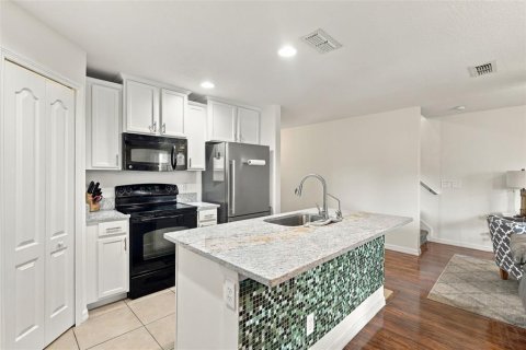 Townhouse in Sanford, Florida 2 bedrooms, 121.61 sq.m. № 2396213 - photo 4