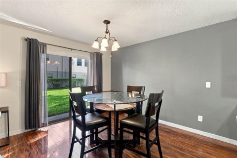 Townhouse in Sanford, Florida 2 bedrooms, 121.61 sq.m. № 2396213 - photo 10