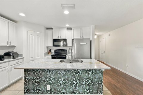 Townhouse in Sanford, Florida 2 bedrooms, 121.61 sq.m. № 2396213 - photo 8