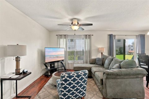 Townhouse in Sanford, Florida 2 bedrooms, 121.61 sq.m. № 2396213 - photo 3