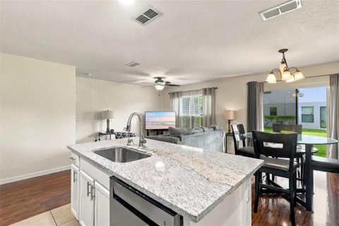 Townhouse in Sanford, Florida 2 bedrooms, 121.61 sq.m. № 2396213 - photo 16