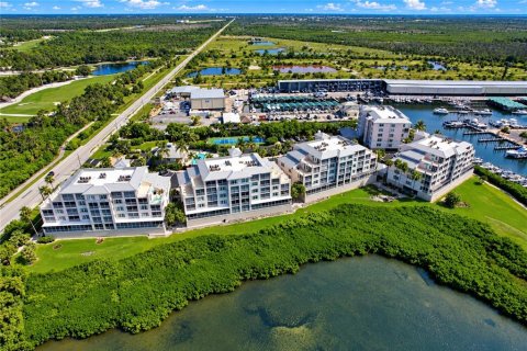 Copropriété à vendre à Placida, Floride: 3 chambres, 135.27 m2 № 2406241 - photo 2