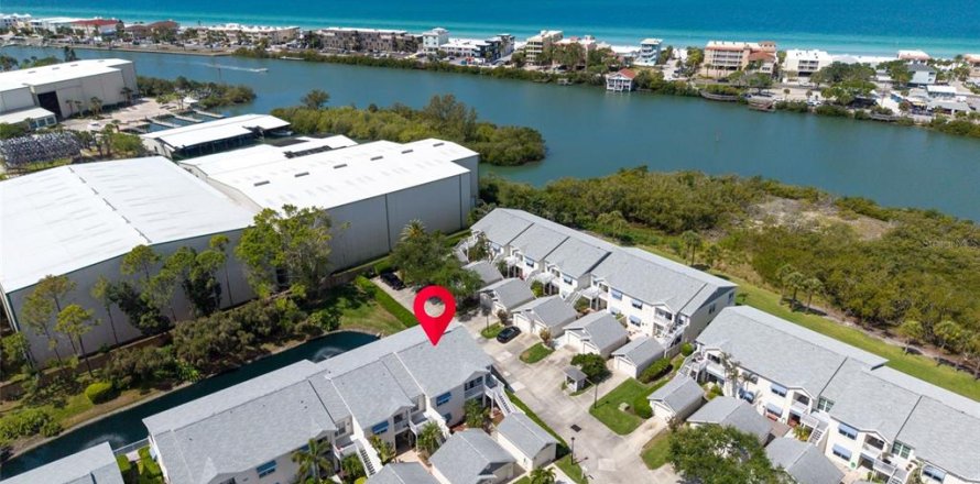 Condo à Largo, Floride, 3 chambres № 2195739