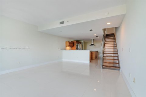 Condo in Aventura, Florida, 2 bedrooms  № 2015204 - photo 9