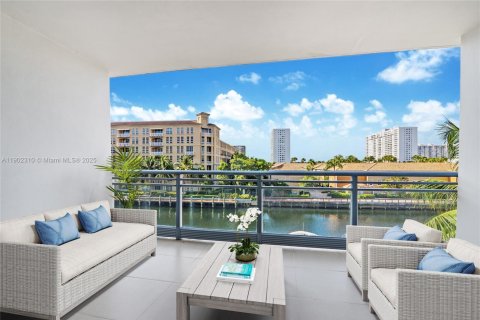Condo in Aventura, Florida, 2 bedrooms  № 2015204 - photo 12