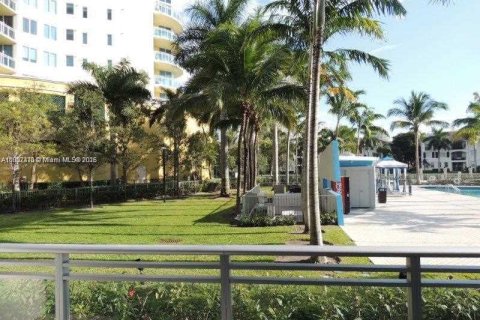 Condo in Aventura, Florida, 2 bedrooms  № 2015204 - photo 2
