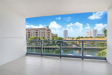Condo in Aventura, Florida, 2 bedrooms  № 2015204 - photo 13