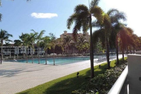 Condo in Aventura, Florida, 2 bedrooms  № 2015204 - photo 3