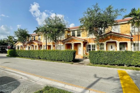 Condominio en alquiler en Homestead, Florida, 3 dormitorios, 143.07 m2 № 1990702 - foto 3