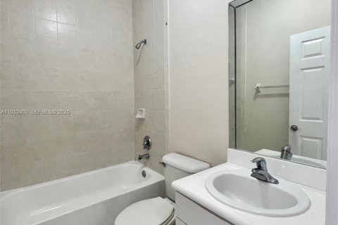 Condominio en alquiler en Homestead, Florida, 3 dormitorios, 143.07 m2 № 1990702 - foto 22