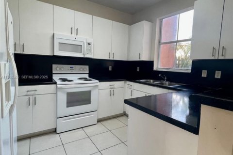 Condominio en alquiler en Homestead, Florida, 3 dormitorios, 143.07 m2 № 1990702 - foto 11