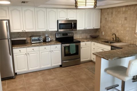 Condominio en alquiler en Clearwater, Florida, 2 dormitorios, 120.59 m2 № 1812796 - foto 4
