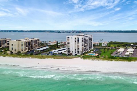 Condominio en alquiler en Clearwater, Florida, 2 dormitorios, 120.59 m2 № 1812796 - foto 1