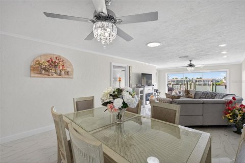 Villa ou maison à vendre à Saint Petersburg, Floride: 2 chambres, 130.06 m2 № 2401127 - photo 11