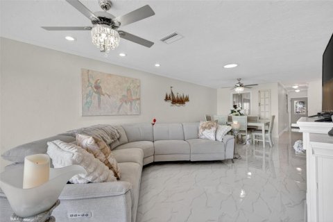 Villa ou maison à vendre à Saint Petersburg, Floride: 2 chambres, 130.06 m2 № 2401127 - photo 14