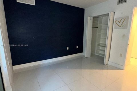 Condo in Sunny Isles Beach, Florida, 3 bedrooms  № 1836416 - photo 10