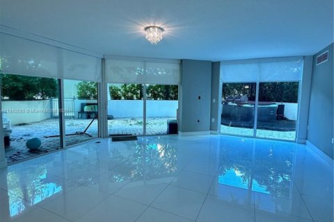 Condo in Sunny Isles Beach, Florida, 3 bedrooms  № 1836416 - photo 24
