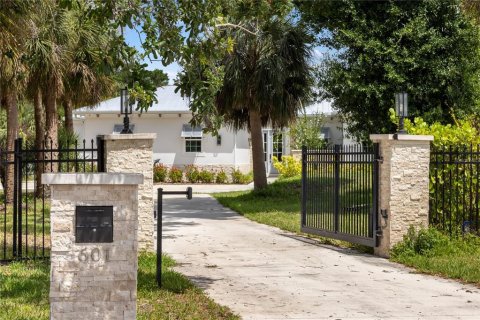 Villa ou maison à vendre à Nokomis, Floride: 3 chambres, 248.79 m2 № 1776661 - photo 1