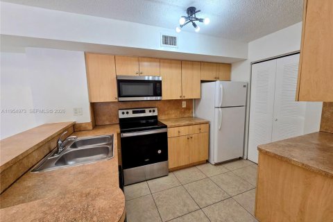 Condominio en alquiler en Davie, Florida, 3 dormitorios, 122.07 m2 № 2009328 - foto 3