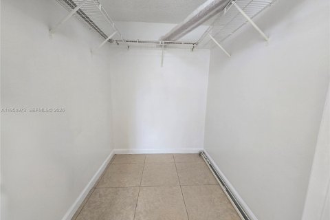 Condominio en alquiler en Davie, Florida, 3 dormitorios, 122.07 m2 № 2009328 - foto 15