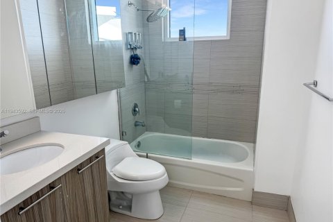 Condominio en venta en Miami Beach, Florida, 3 dormitorios, 121.14 m2 № 2000713 - foto 15